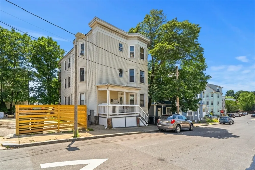 76 Bellevue St, Boston, MA 02125