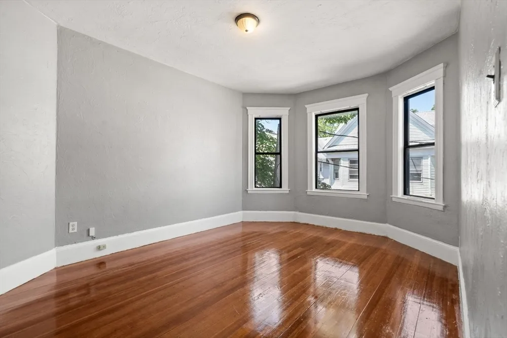 76 Bellevue St, Boston, MA 02125