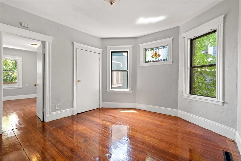 76 Bellevue St, Boston, MA 02125