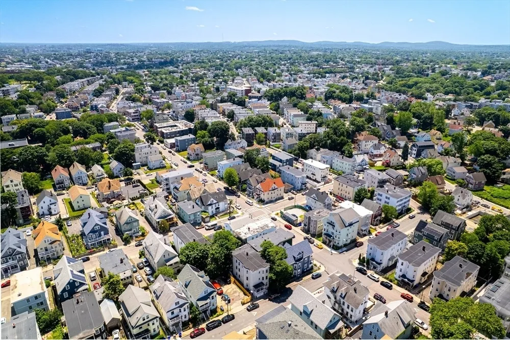 76 Bellevue St, Boston, MA 02125