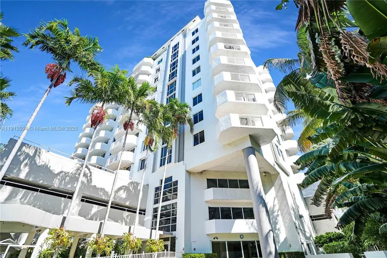 1621 Bay Rd, Miami Beach, FL 33139