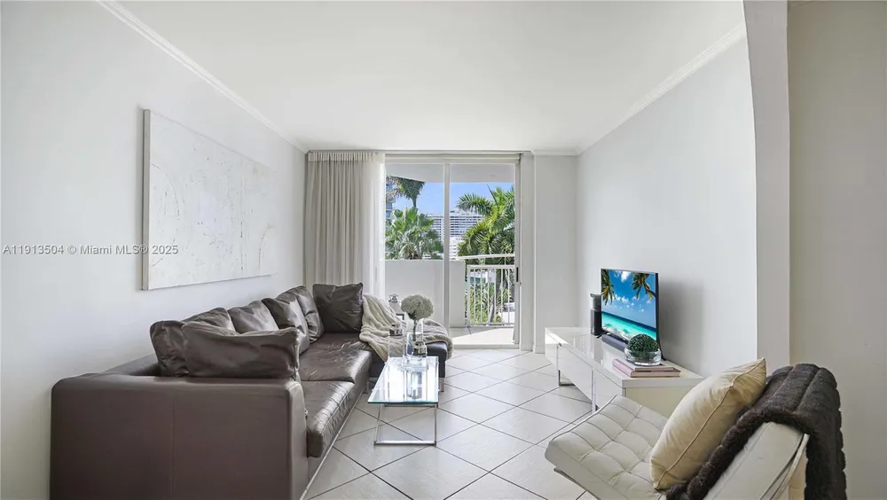 1621 Bay Rd, Miami Beach, FL 33139