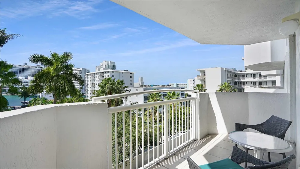 1621 Bay Rd, Miami Beach, FL 33139