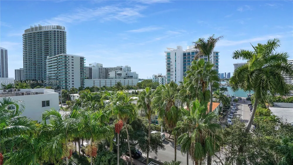 1621 Bay Rd, Miami Beach, FL 33139