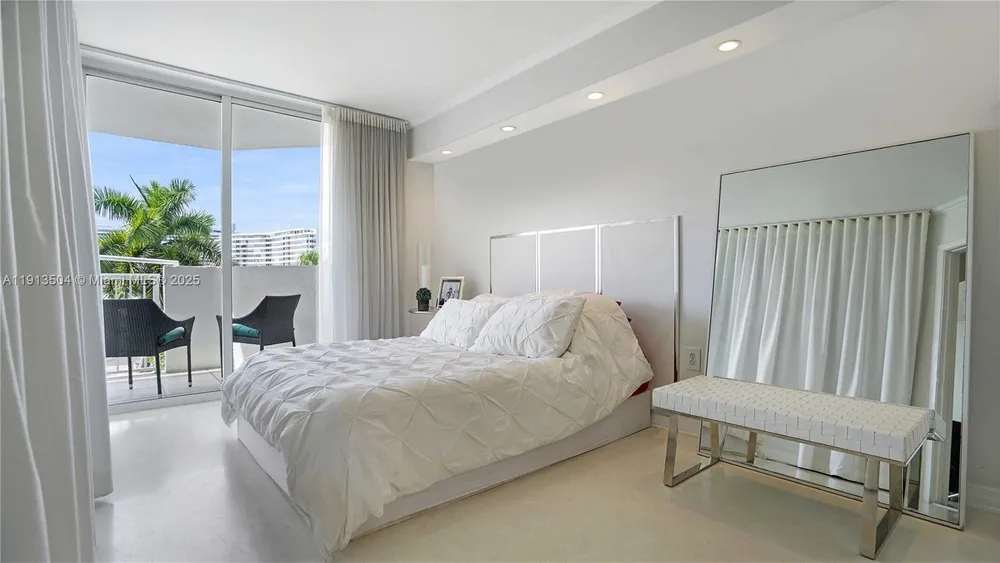 1621 Bay Rd, Miami Beach, FL 33139