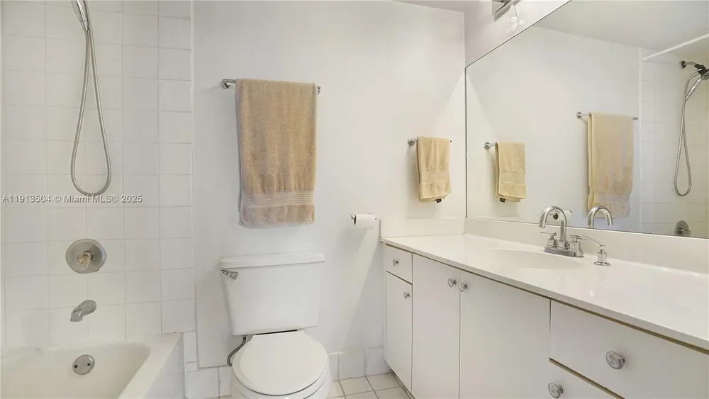 1621 Bay Rd, Miami Beach, FL 33139