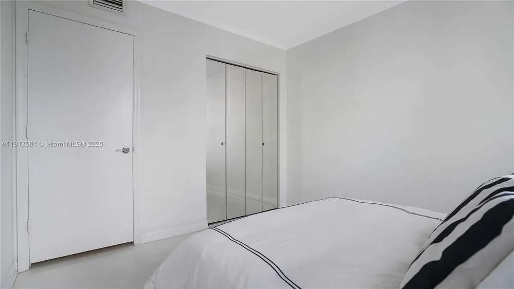 1621 Bay Rd, Miami Beach, FL 33139