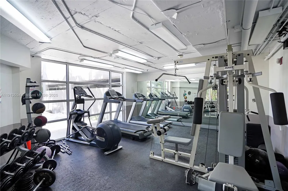 1621 Bay Rd, Miami Beach, FL 33139