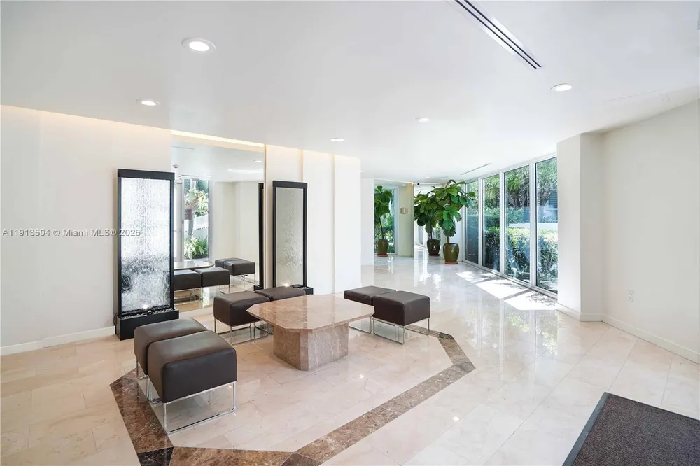 1621 Bay Rd, Miami Beach, FL 33139