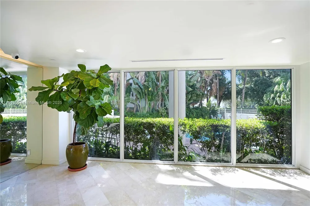 1621 Bay Rd, Miami Beach, FL 33139