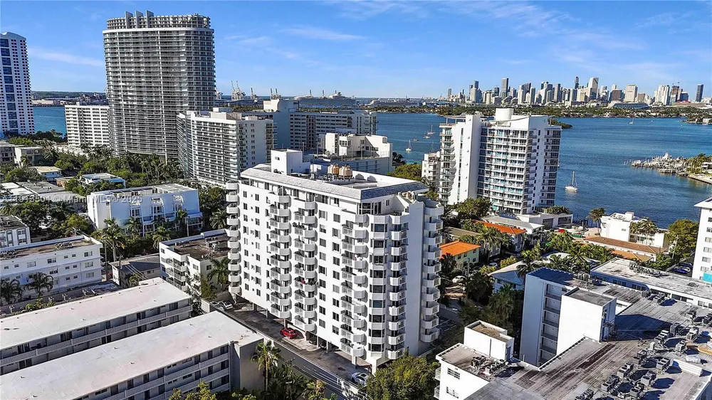 1621 Bay Rd, Miami Beach, FL 33139