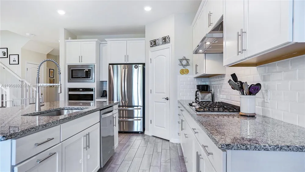 8605 Patron Ln, Lake Worth, FL 33467