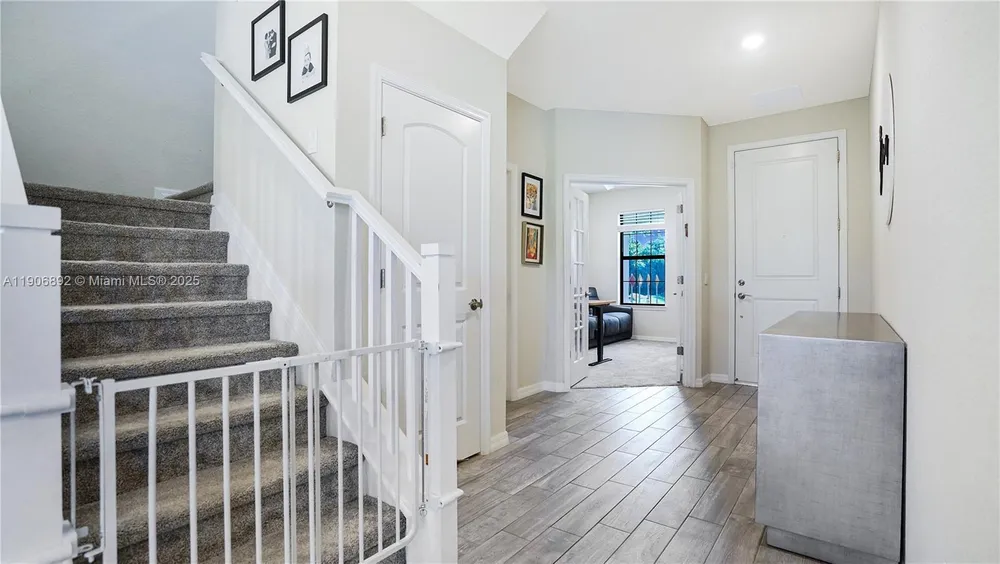8605 Patron Ln, Lake Worth, FL 33467