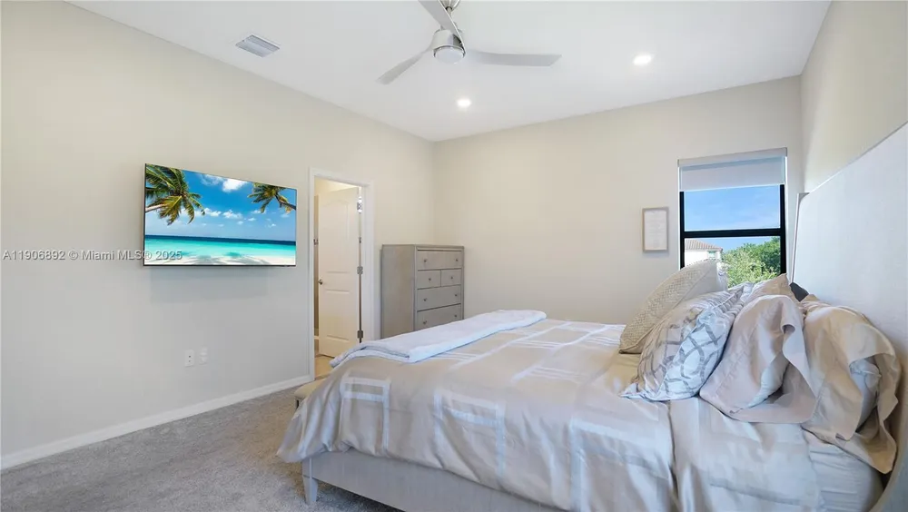 8605 Patron Ln, Lake Worth, FL 33467