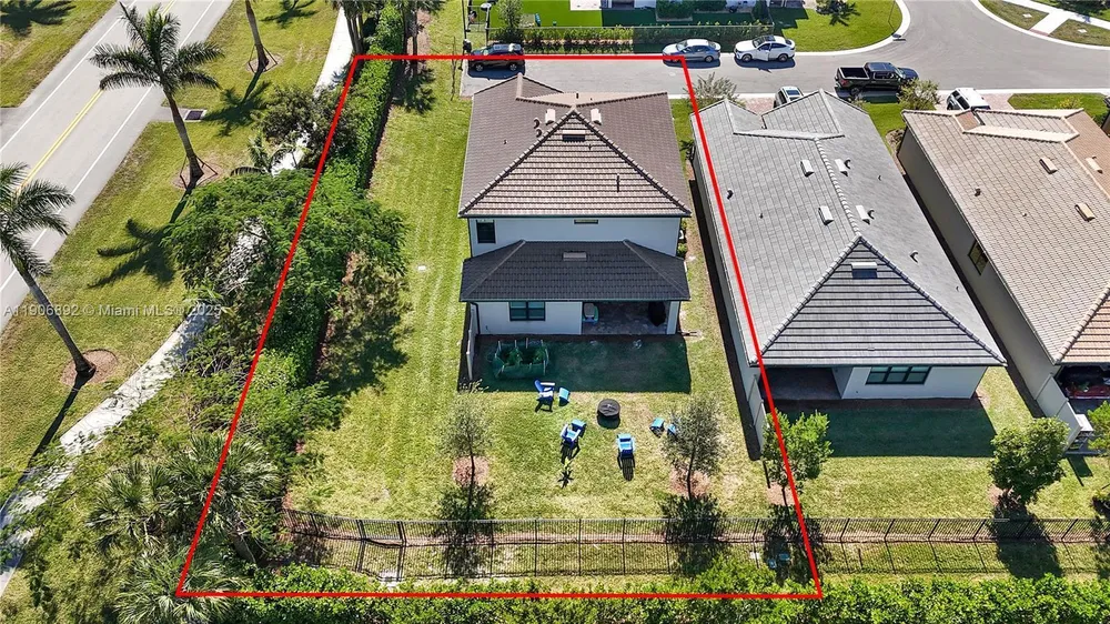 8605 Patron Ln, Lake Worth, FL 33467