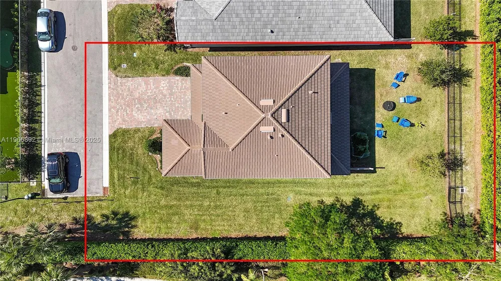 8605 Patron Ln, Lake Worth, FL 33467