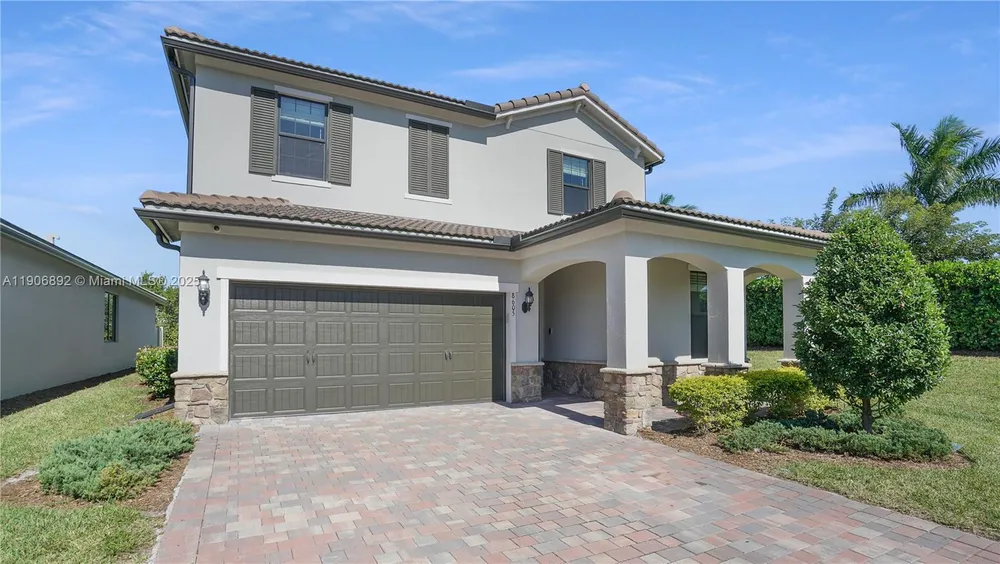 8605 Patron Ln, Lake Worth, FL 33467