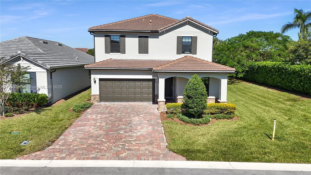 8605 Patron Ln, Lake Worth, FL 33467