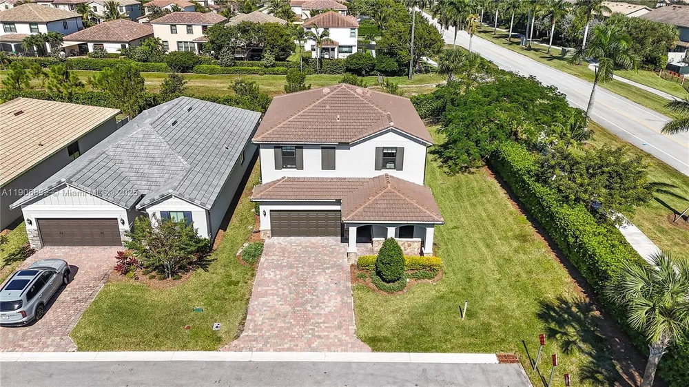 8605 Patron Ln, Lake Worth, FL 33467