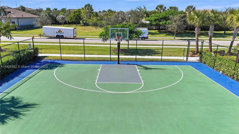 8605 Patron Ln, Lake Worth, FL 33467