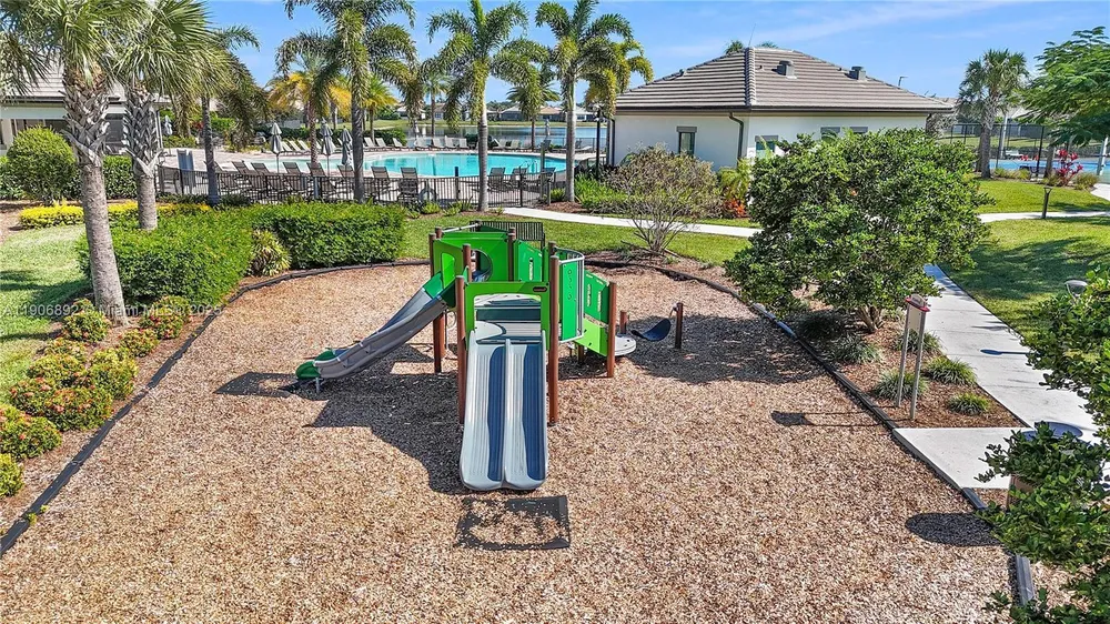 8605 Patron Ln, Lake Worth, FL 33467