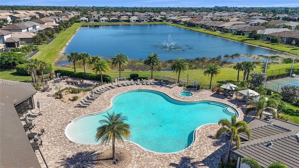 8605 Patron Ln, Lake Worth, FL 33467