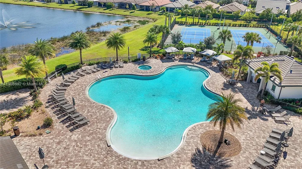 8605 Patron Ln, Lake Worth, FL 33467