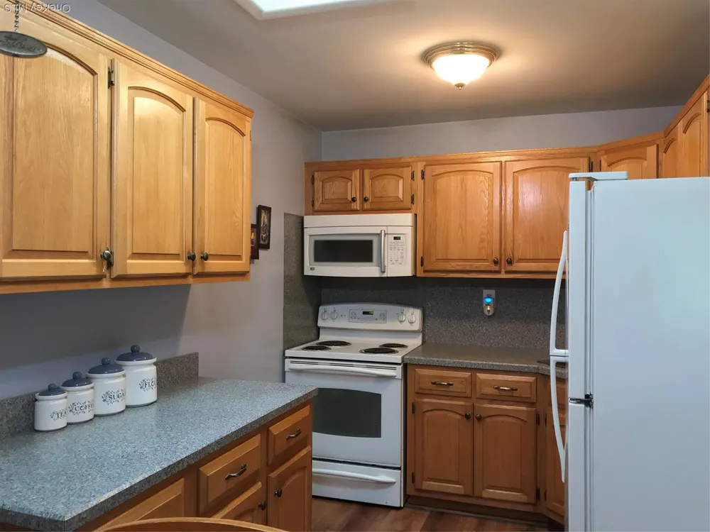 405 Woodbridge Dr, Ridge, NY 11961