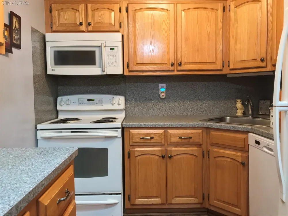 405 Woodbridge Dr, Ridge, NY 11961