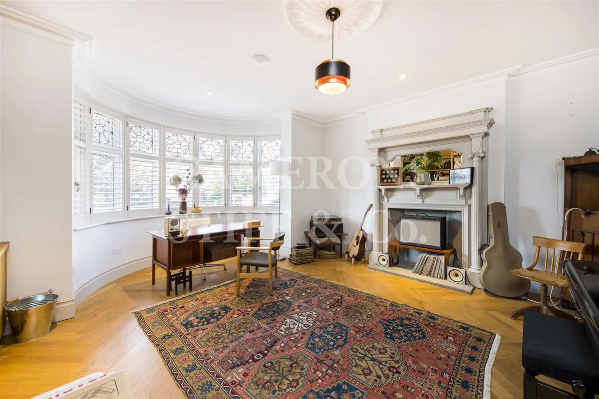 Aylestone Avenue, London NW6