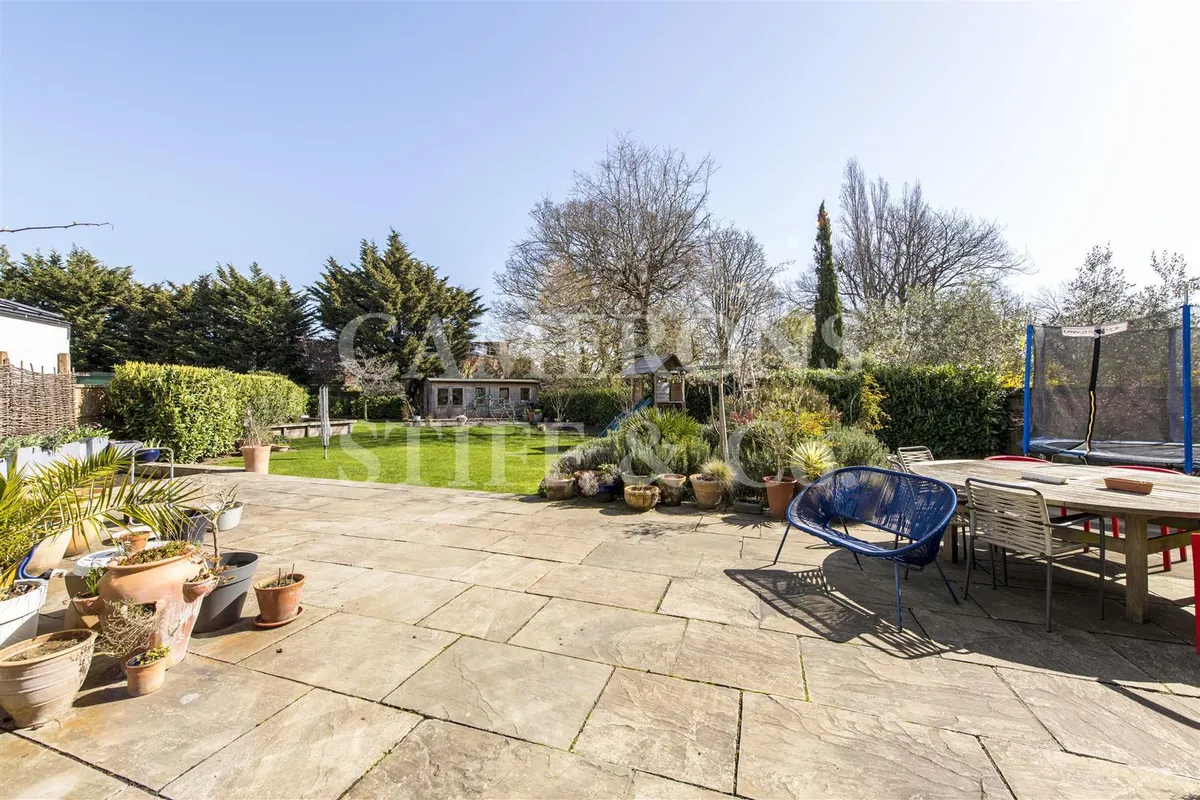 Aylestone Avenue, London NW6