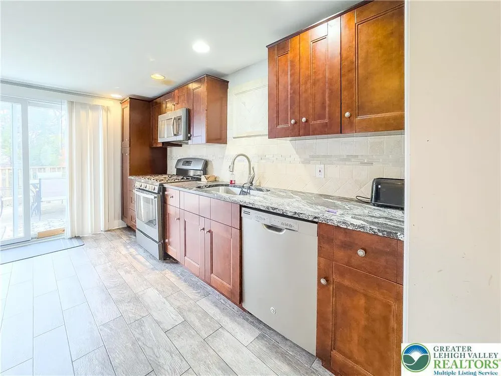 315 Brodhead St, Easton, PA 18042