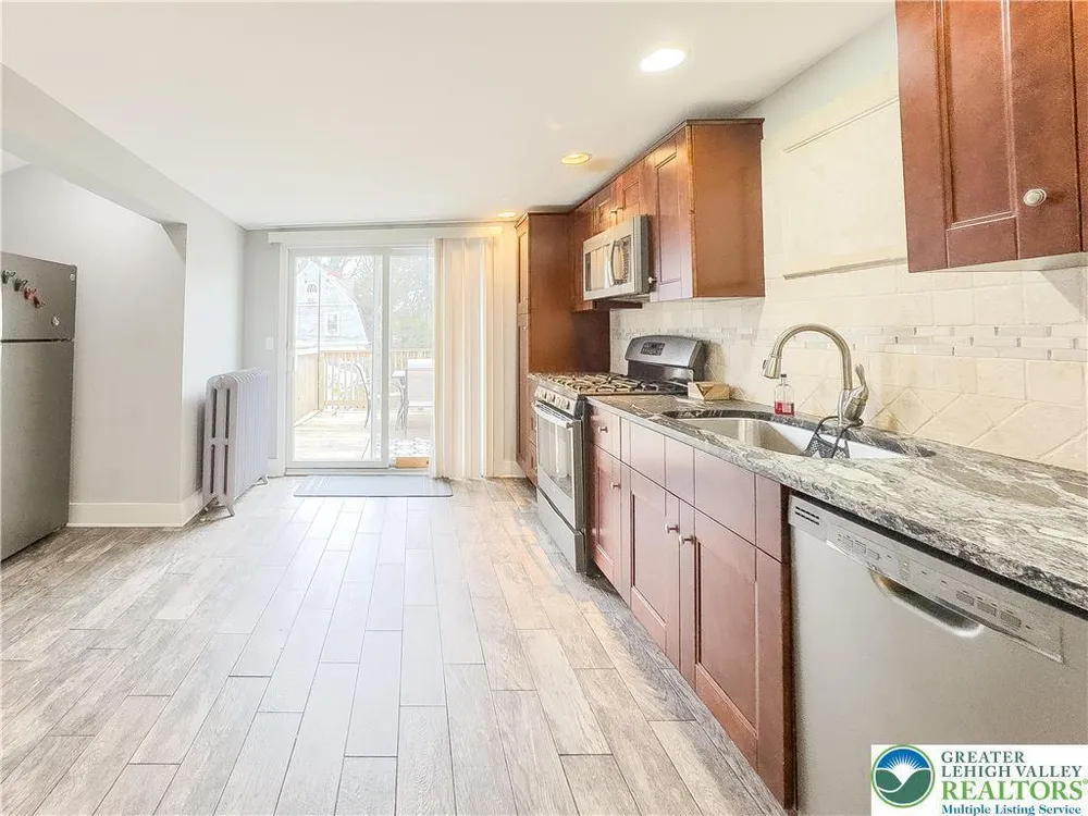 315 Brodhead St, Easton, PA 18042
