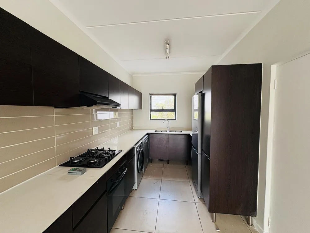 South Africa, Gauteng, Greenstone Hill, Hord Drive, 74