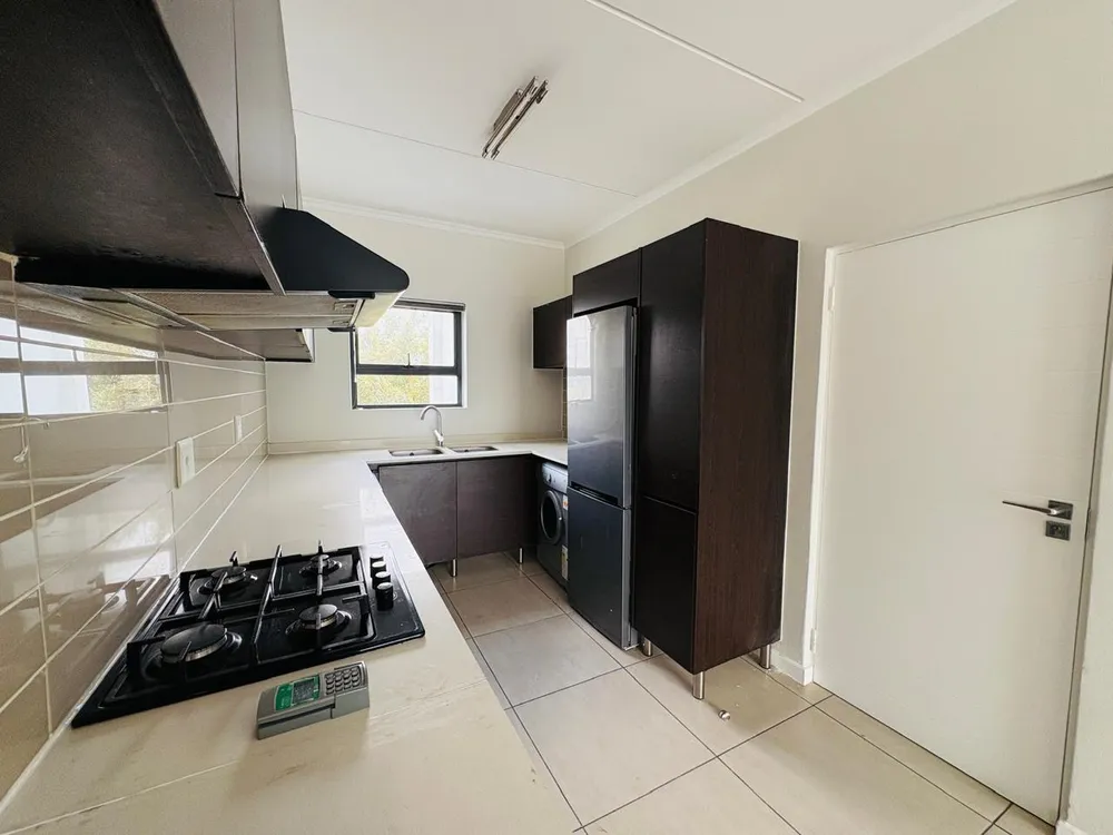 South Africa, Gauteng, Greenstone Hill, Hord Drive, 74