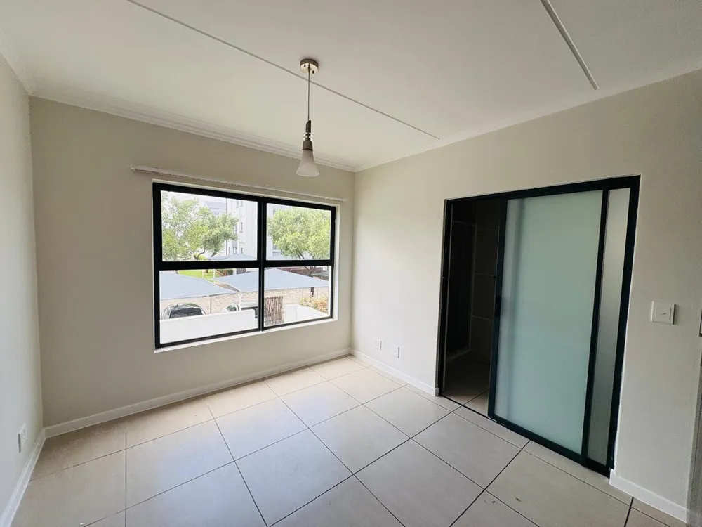 South Africa, Gauteng, Greenstone Hill, Hord Drive, 74