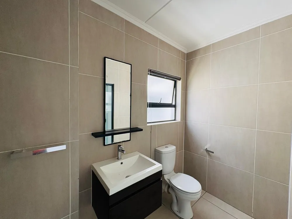 South Africa, Gauteng, Greenstone Hill, Hord Drive, 74