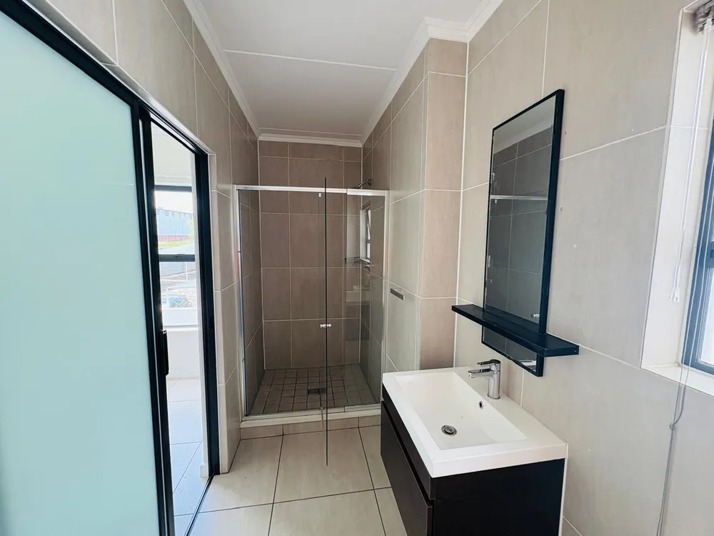 South Africa, Gauteng, Greenstone Hill, Hord Drive, 74