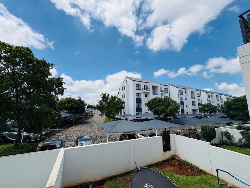 South Africa, Gauteng, Greenstone Hill, Hord Drive, 74