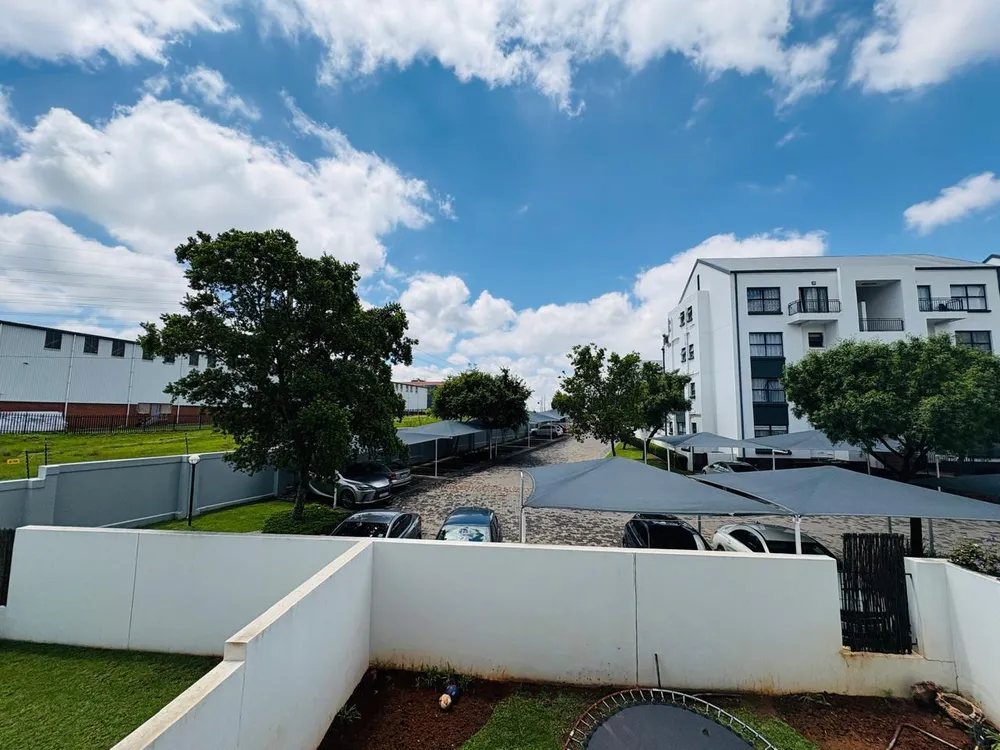 South Africa, Gauteng, Greenstone Hill, Hord Drive, 74