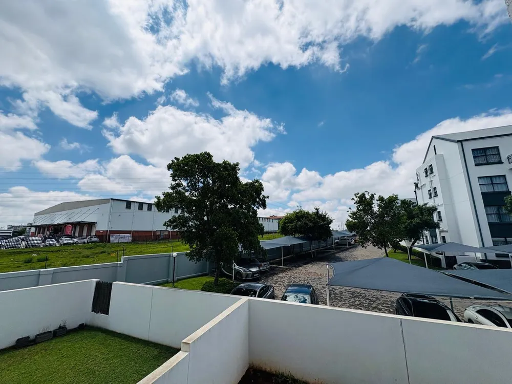 South Africa, Gauteng, Greenstone Hill, Hord Drive, 74
