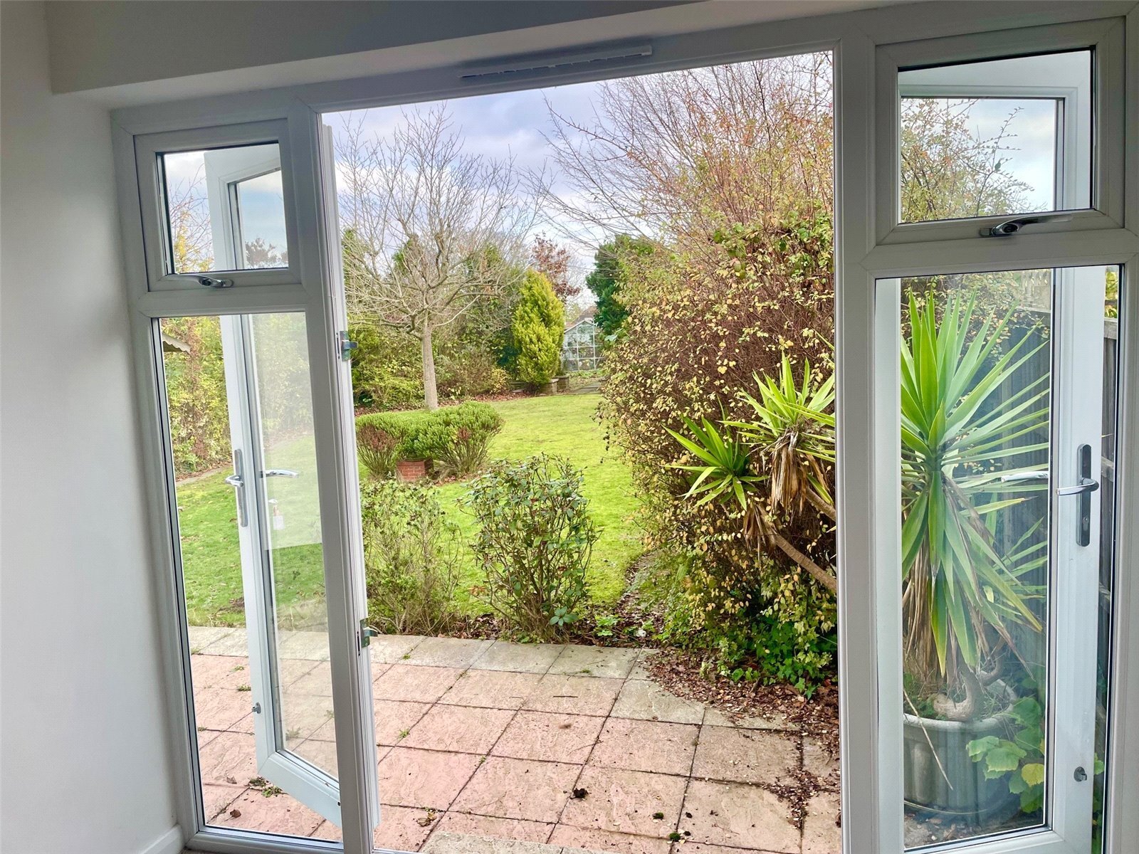 Thorndon Park Crescent, Leigh-on-Sea, Essex, SS9 Image 6