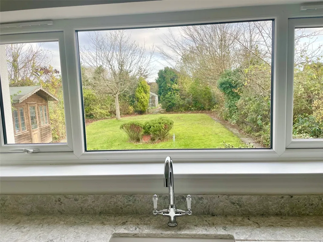 Thorndon Park Crescent, Leigh-on-Sea, Essex, SS9