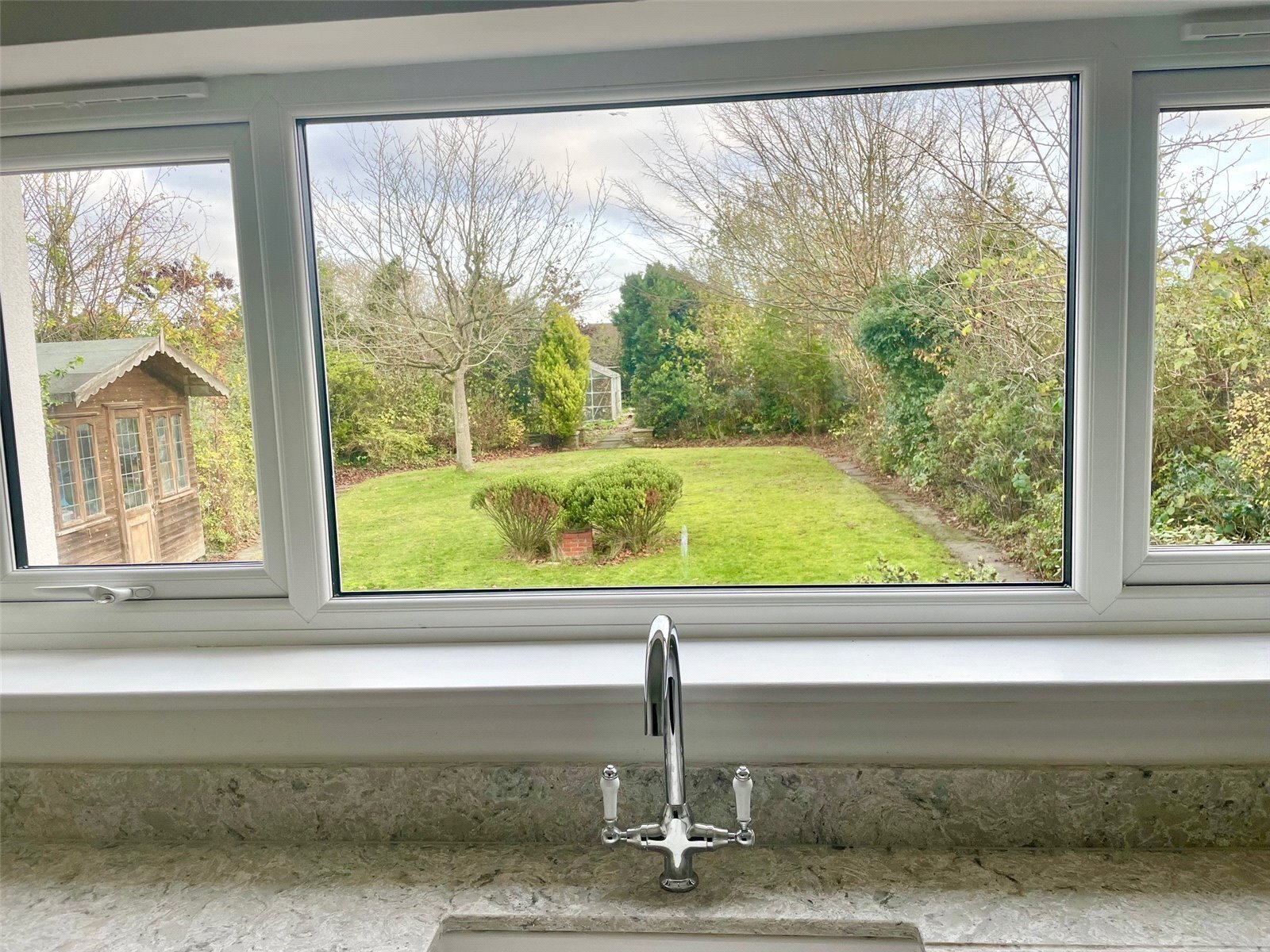 Thorndon Park Crescent, Leigh-on-Sea, Essex, SS9 Image 10