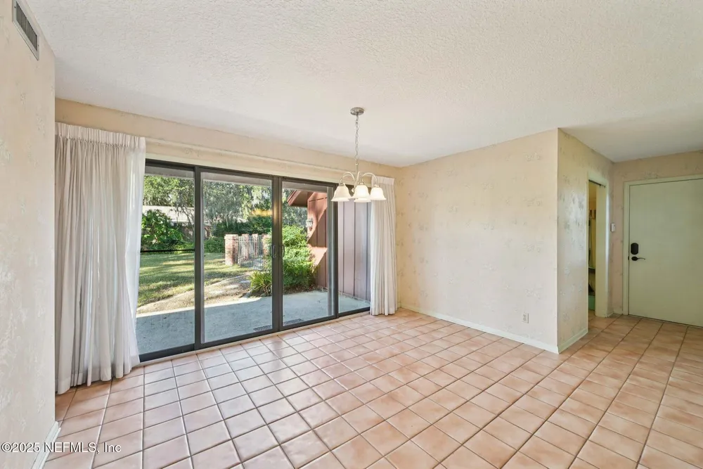 3707 Cathedral Oaks Pl S, Jacksonville, FL 32217