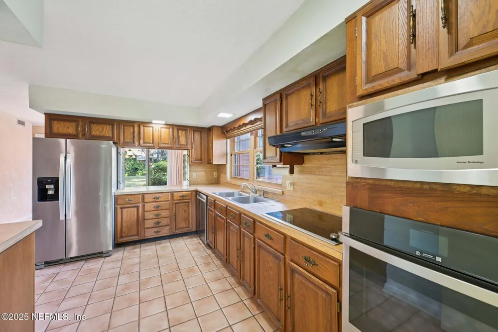3707 Cathedral Oaks Pl S, Jacksonville, FL 32217