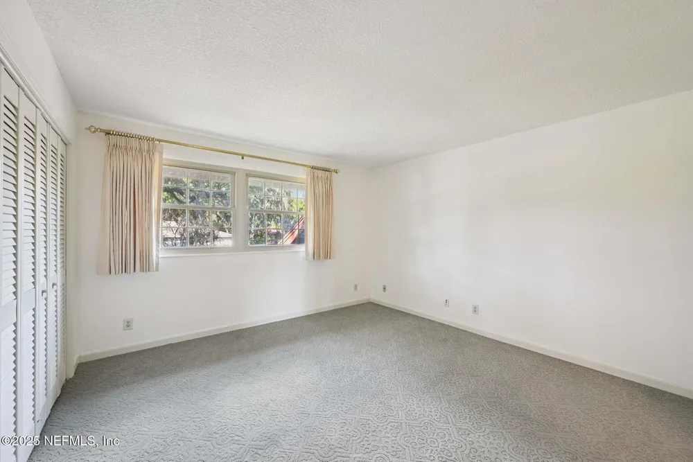 3707 Cathedral Oaks Pl S, Jacksonville, FL 32217