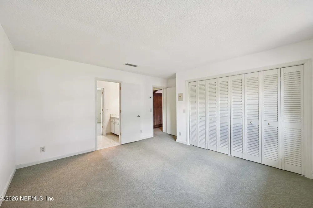 3707 Cathedral Oaks Pl S, Jacksonville, FL 32217