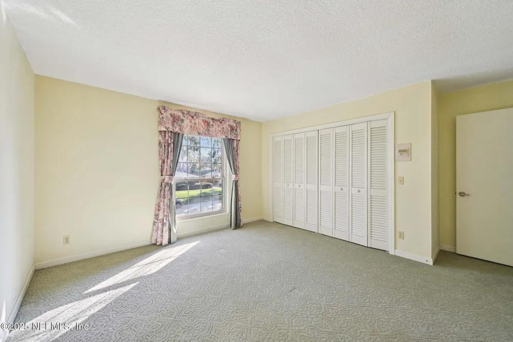 3707 Cathedral Oaks Pl S, Jacksonville, FL 32217