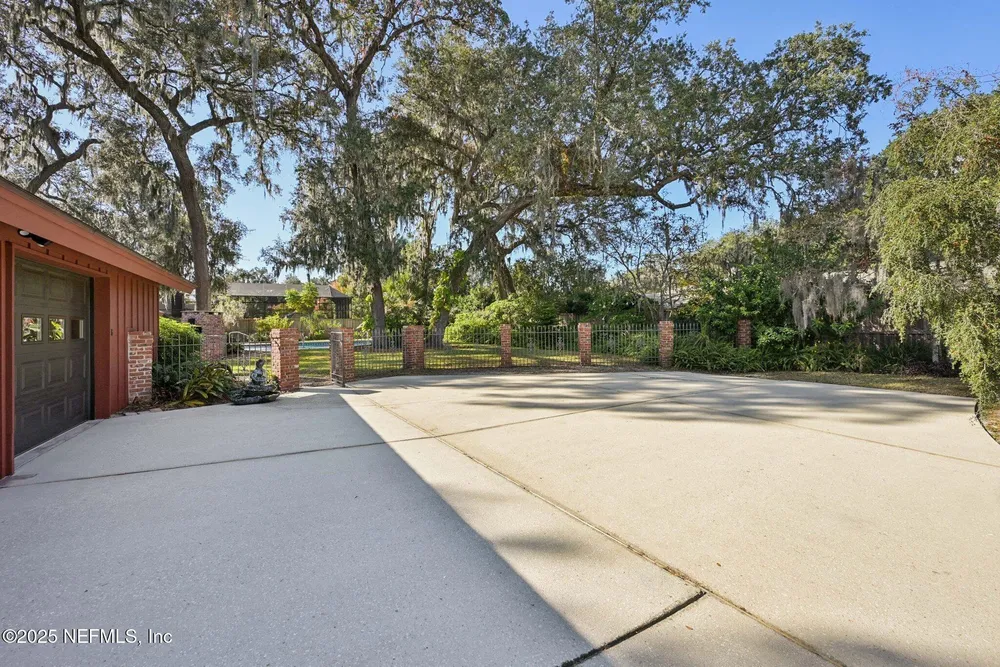 3707 Cathedral Oaks Pl S, Jacksonville, FL 32217